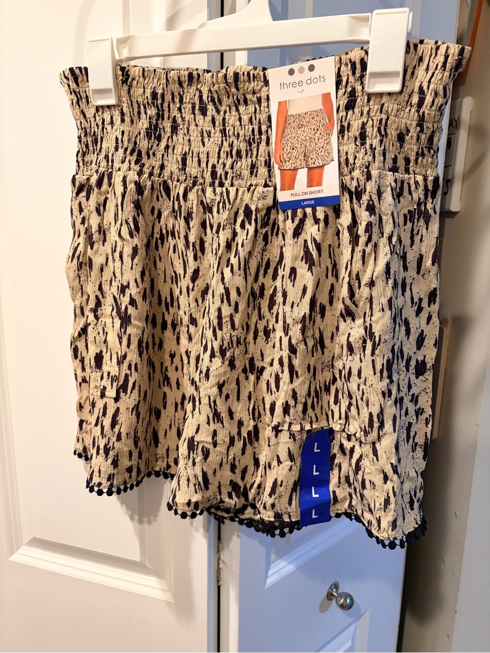 Three Dots Cream Shorts with Black Speckle Print